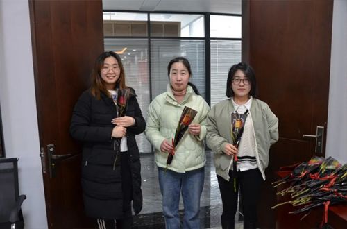 做情緒主人·享幸福人生——山東一滕集團舉辦“三八”婦女節(jié)專題講座
